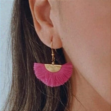 Brinco meia lua dourado rosa