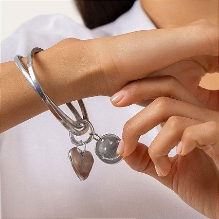 Pulseira duas argolas e pingente smile
