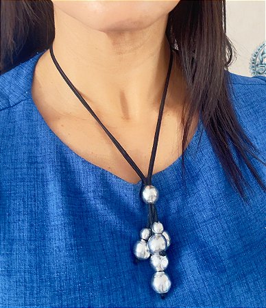 Colar Pêndulo Bolas