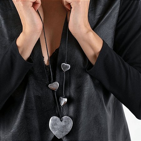 Colar Vestopazzo Corações