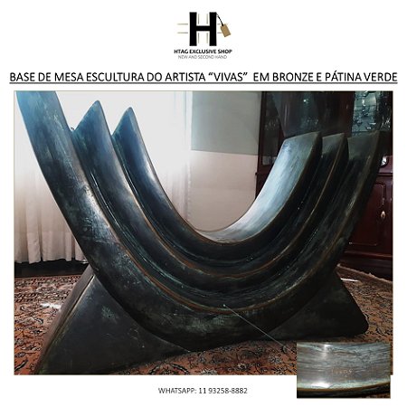 BASE DE MESA EM ESCULTURA DE BRONZE MACIÇO COM ACABAMENTO EM PÁTINA VERDE