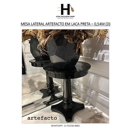 MESA LATERAL ARTEFACTO EM LACA PRETA – 0,54M (D)