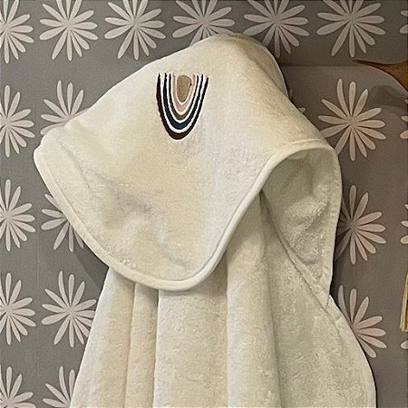 Toalha baby bordada ARCO ÍRIS