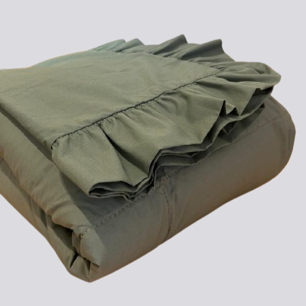 Colcha com porta travesseiro de babado