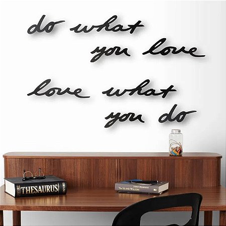 ADORNO PAREDE MURAL MANTRA LOVE PRETO