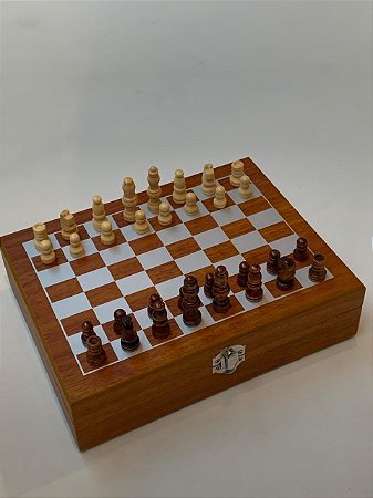 KIT MALETA XADREZ COM CANTIL E COPOS