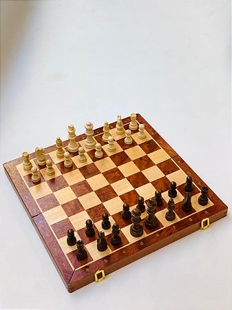 MALETA XADREZ COM ESTOFADO INTERNO DE MADEIRA