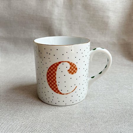CANECA COLOR COM SACO LETRA C