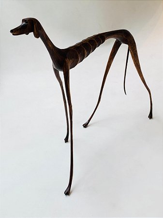 ESCULTURA MADEIRA CACHORRO EM PE OLHANDO PARA CIMA 42CM