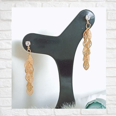 Brinco Longo Folhas e Ponto de Luz Folheado à Ouro 18K