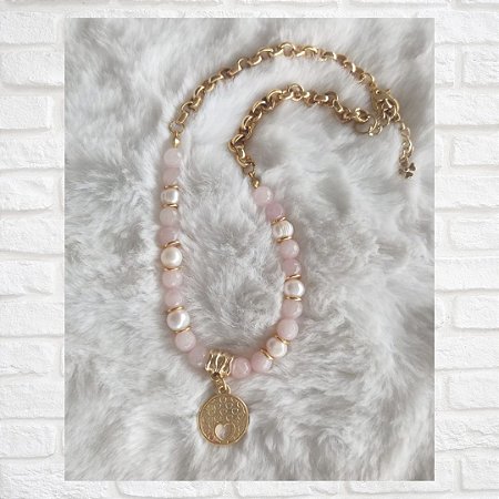 Colar com Pedras Naturais de Quartzo Rosa e Pérolas