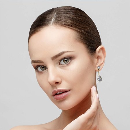 Brinco com Zircônias Folheado à Ouro 18K