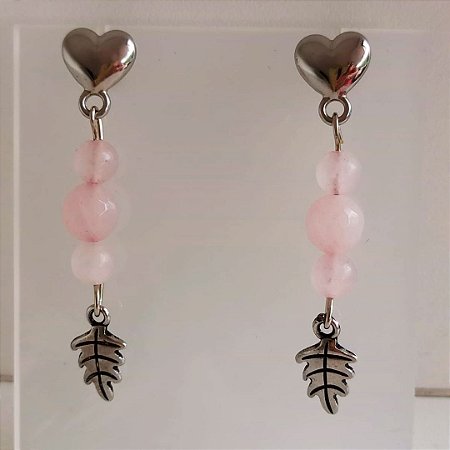 Brinco Prateado de Quartzo Rosa e Coração