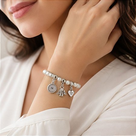Pulseira de Pérola Feminina com Pingentes Fé, Anjo e Coração Prateada | Coleção Fé