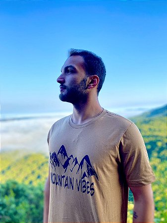 Camiseta Mountain Vibes