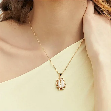 Colar Búzios Pérolas e Balls Ouro