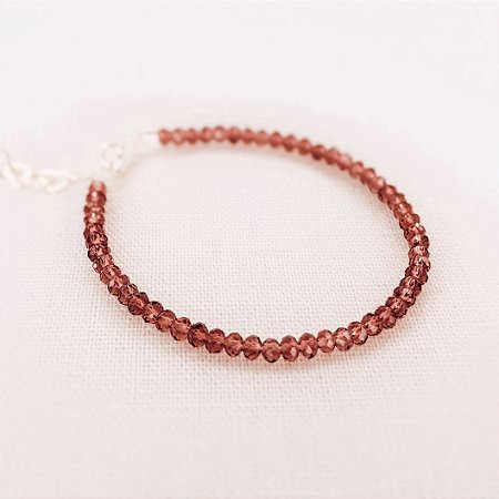 Pulseira Cristais na Cor Rosa Granada