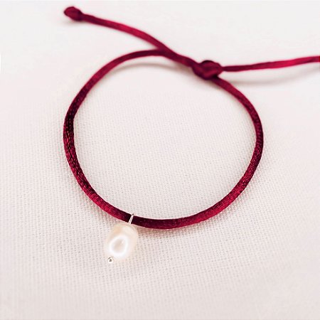 Pulseira Seda 1 Nó Cor Vinho  c/ Pingente Pérola