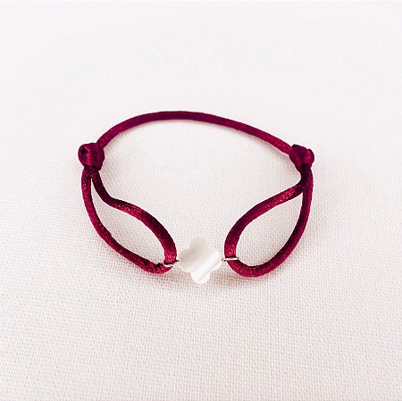 Pulseira Seda 2 Nós Cor Vinho  c/ Pingente de Madrepérola