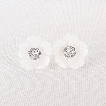 Brinco Flor de Madrepérola G