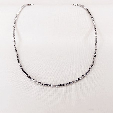 Choker de Hematitas Cubicas