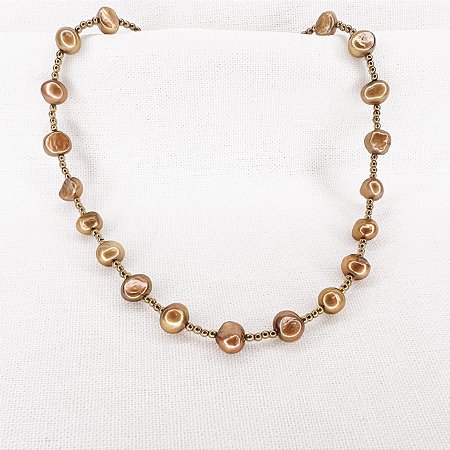 Choker de Pérolas Douradas e Esferas de Hematitas Douradas