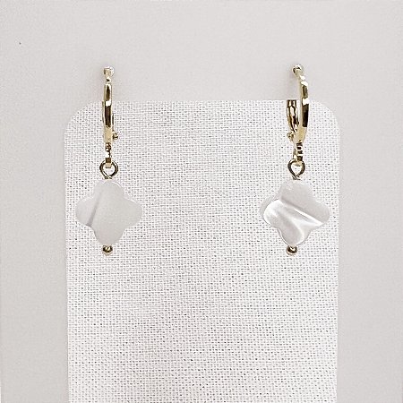 Argola c/ Pingente de Trevo de Madrepérola Gold