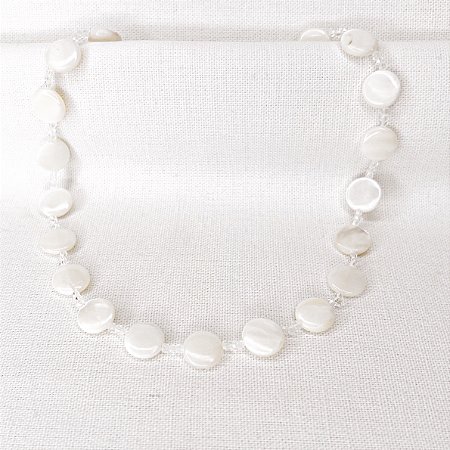 Choker de Medalhas de Madrepérolas e Cristais