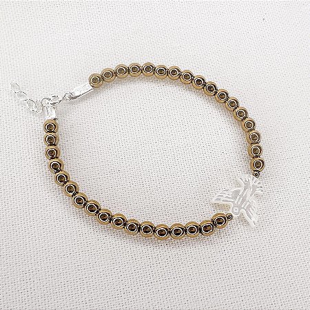 Pulseira de Esferas de Hematitas Douradas c/ Pingente de Espírito Santo de Madrepérola