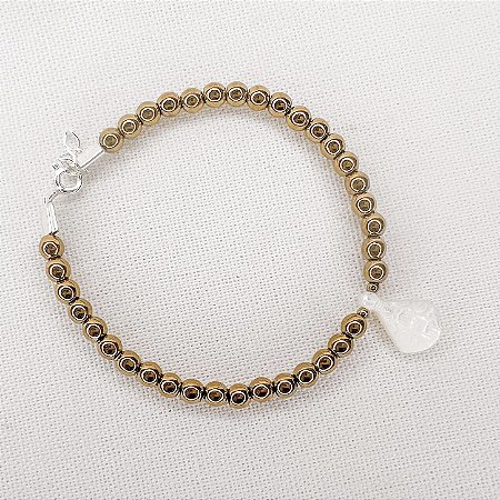 Pulseira de Esferas de Hematitas Douradas c/ Pingente de Nossa Senhora de Madrepérola