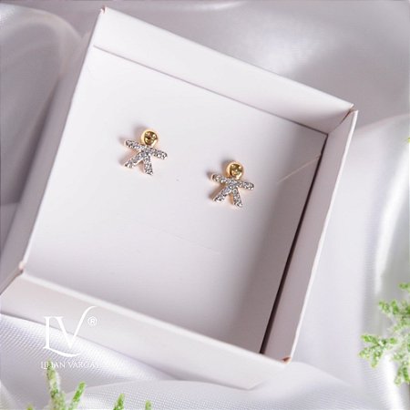 Brincos menininho cravejado