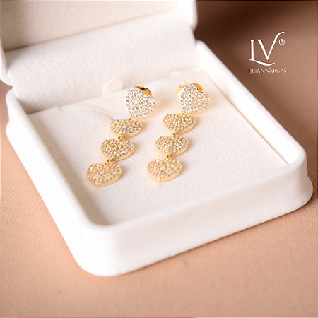 Brinco corações cravejado