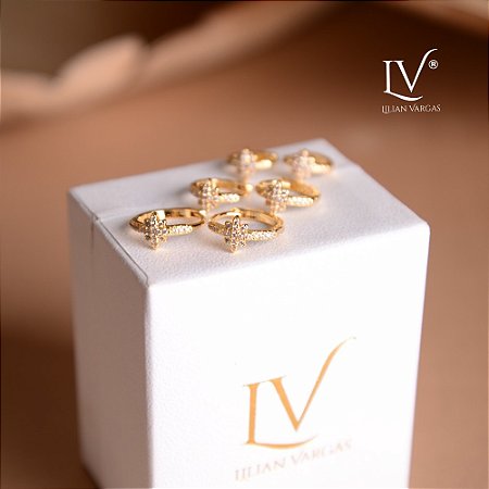 Trio de Brincos  Pingente estrela cravejado com Zircônias e argola click
