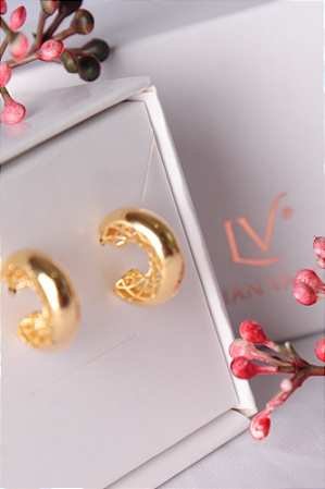 Brinco argola lisa com tarracha