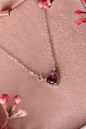 Colar coração vermelho em prata 925