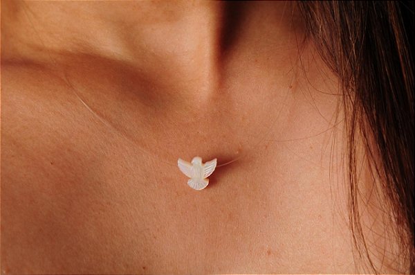 Colar com fio transparente Espito Santo