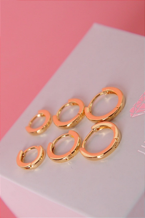 Trio de brincos liso dourado