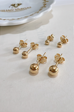 Trio de brincos esfera dourada lisa