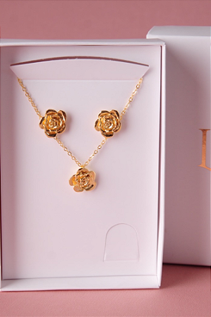 Conjunto colar e brinco flores