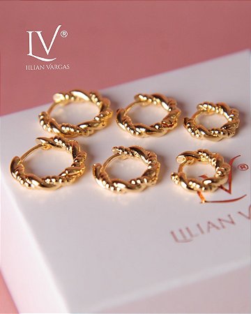 Trio de brincos formato torcido argola click