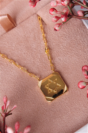 Colar cartier com estrela de Davi