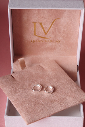 Brinco argola lisa pequena prata 925