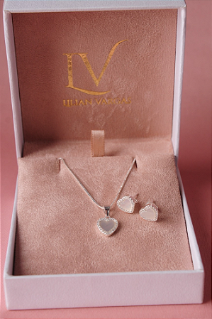 Conjunto colar e brincos coração madrepérola