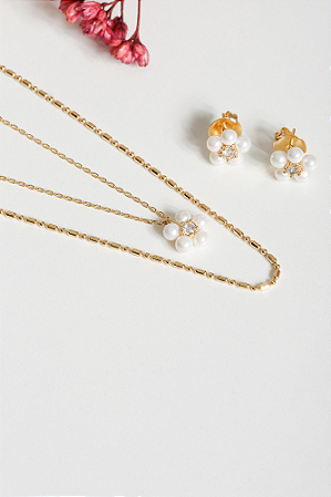 Colar pingente flor pérola