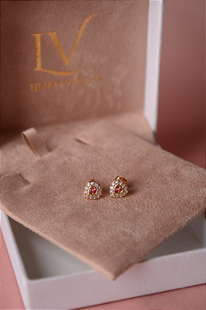 Brincos coração vermelho cravejado