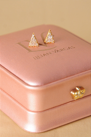 Brinco triangulo cravejado