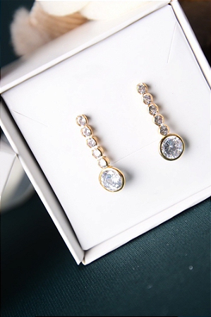 Brinco ponto de luz pendurado