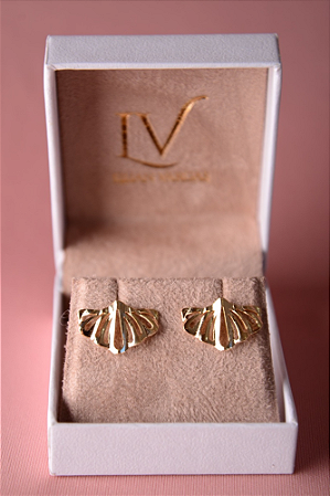 Brinco liso dourado