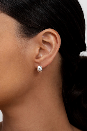 Brinco Argolinha Oval Lisa em Prata 925