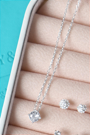 Colar ponto de luz prata 925